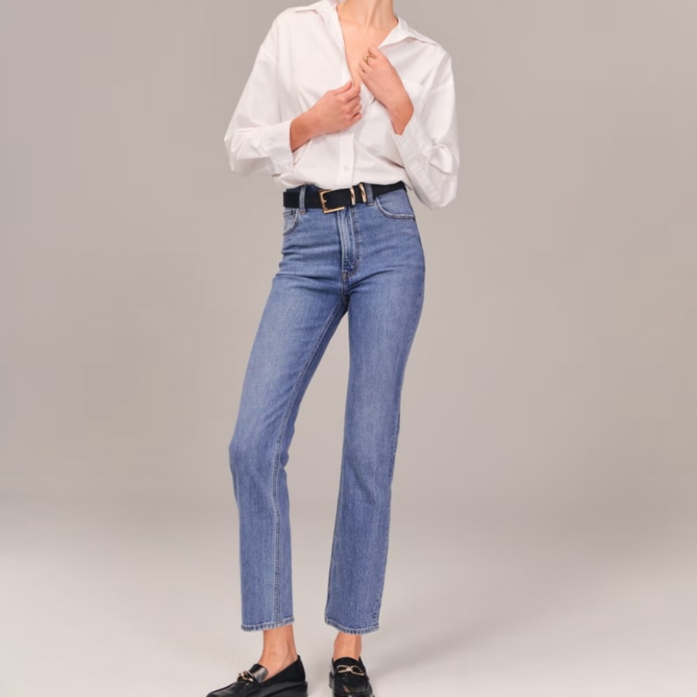 A&F Ultra High Rise Ankle Straight Jean
